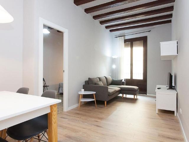 Piso en alquiler en calle De Valldonzella, Barcelona, de 59 m² 2 habitaciones por 1.350