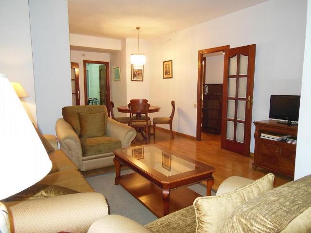 Piso en alquiler en calle De Vic, Barcelona, de 92 m² 4 habitaciones por 1.803