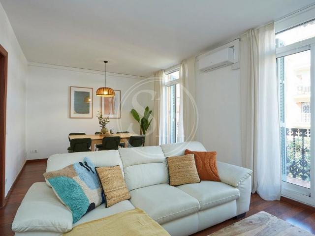 Piso en alquiler en calle De Viladomat, Barcelona, de 65 m² 3 habitaciones por 2.300