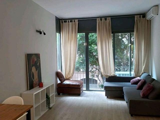 Piso en alquiler en calle De Viladomat, Barcelona, de 85 m² 3 habitaciones por 2.000