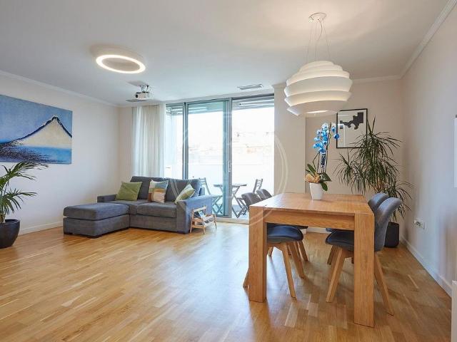 Piso en alquiler en calle De Vilamarí, Barcelona, de 132 m² 4 habitaciones por 2.650