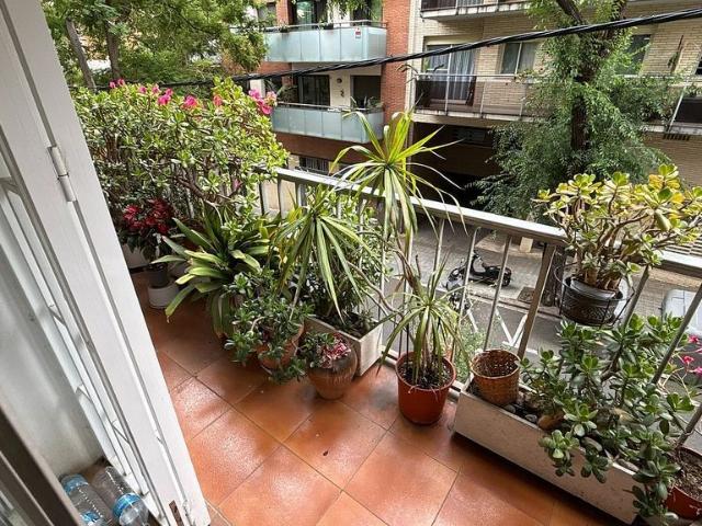 Piso en alquiler en calle De Villar, Barcelona, de 114 m² 4 habitaciones por 1.465