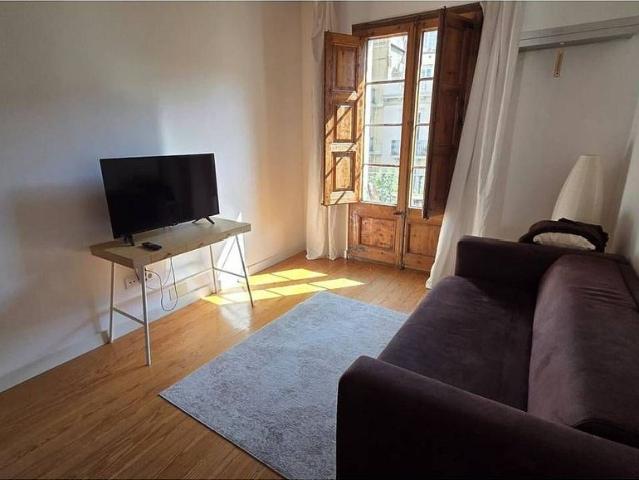 Piso en alquiler en calle De Villarroel, Barcelona, de 60 m² 1 habitación por 1.750