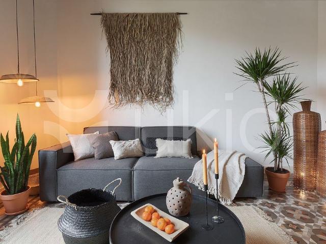 Piso en alquiler en calle De Villarroel, Barcelona, de 98 m² 3 habitaciones por 2.335