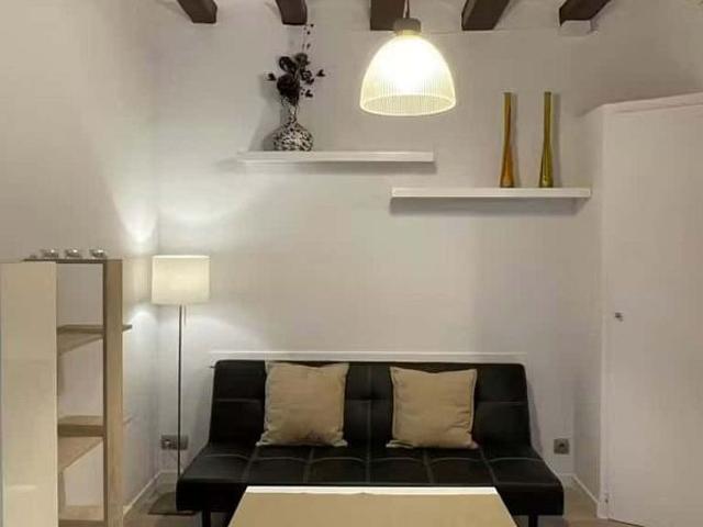Piso en alquiler en calle De Vinaròs, Barcelona, de 30 m² 1 habitación por 1.150