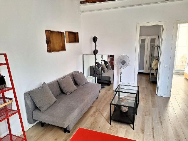 Piso en alquiler en calle De Vistalegre, Barcelona, de 46 m² 2 habitaciones por 985