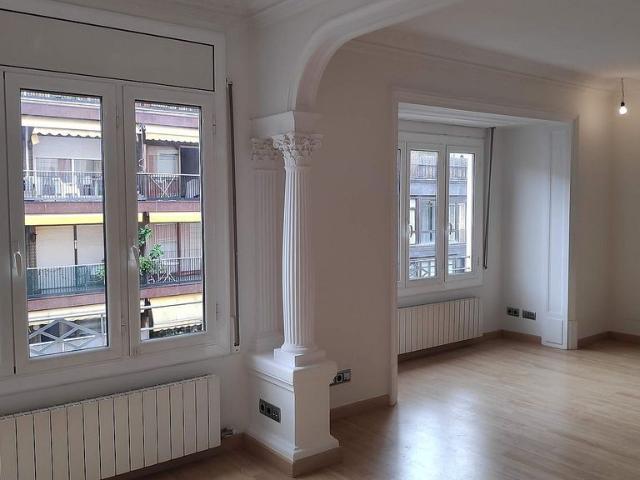 Piso en alquiler en calle Del Tenor Viñas, Barcelona, de 146 m² 3 habitaciones por 2.340