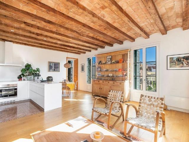 Piso en alquiler en calle Del Torrent de L'olla, Barcelona, de 100 m² 3 habitaciones por 3.995