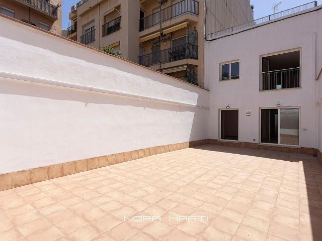 Piso en alquiler en calle Del Trobador, Barcelona, de 42 m² 2 habitaciones por 1.576