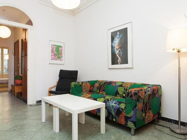 Piso en alquiler en calle Del Vallespir, Barcelona, de 77 m² 3 habitaciones por 1.795