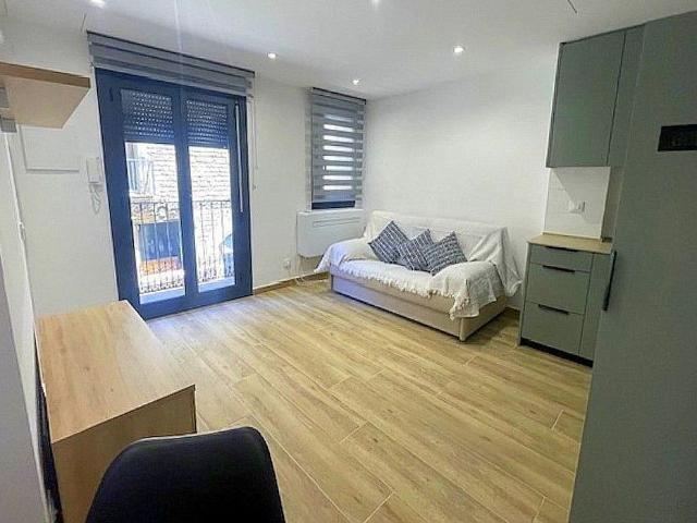 Piso en alquiler en calle Del Veguer, Barcelona, de 36 m² 1 habitación por 980