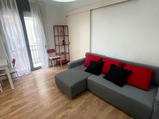 Piso en alquiler en calle Del Baluard, Barcelona, de 32 m² 1 habitación por 1.000