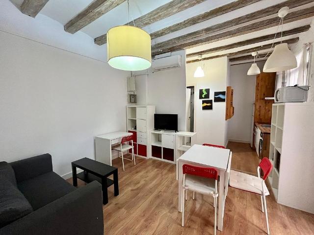 Piso en alquiler en calle Del Baluard, Barcelona, de 35 m² 1 habitación por 1.000