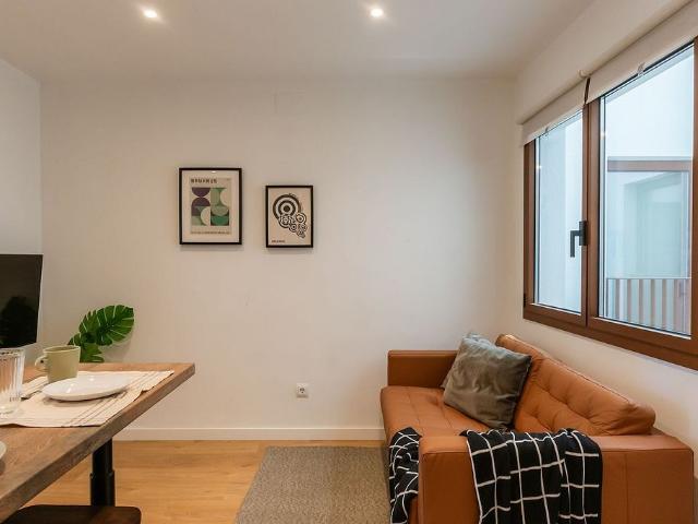 Piso en alquiler en calle Del Baró de Sant Lluís, Barcelona, de 45 m² 2 habitaciones por 1.450 €