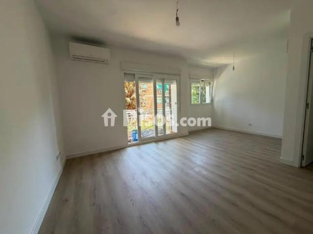 Piso en alquiler en Calle del Cerro del Castañar, cerca de Calle de Moralzarzal