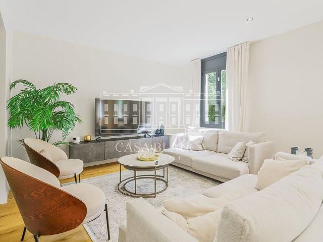 Piso en alquiler en calle Del Comte Borrell, Barcelona, de 100 m² 3 habitaciones por 3.300