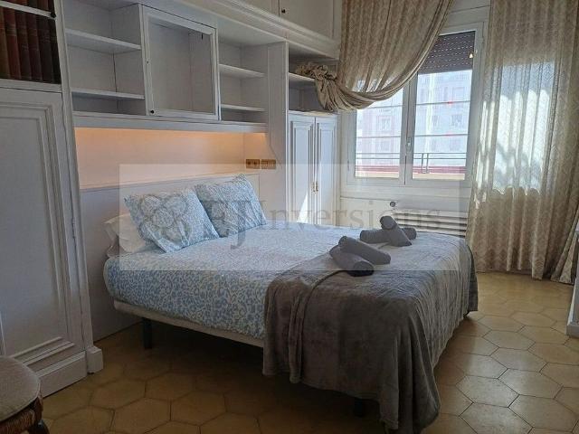 Piso en alquiler en calle Del Comte D'urgell, Barcelona, de 100 m² 3 habitaciones por 2.000