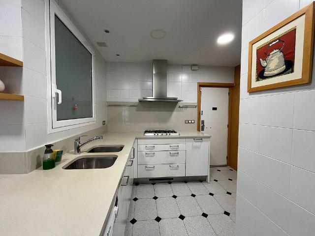 Piso en alquiler en calle Del Comte D'urgell, Barcelona, de 112 m² 3 habitaciones por 2.183