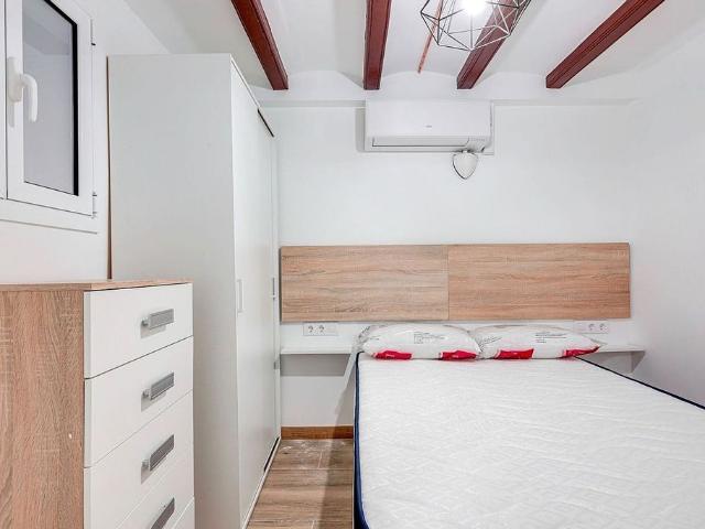 Piso en alquiler en calle Del Comte D'urgell, Barcelona, de 37 m² 1 habitación por 1.000