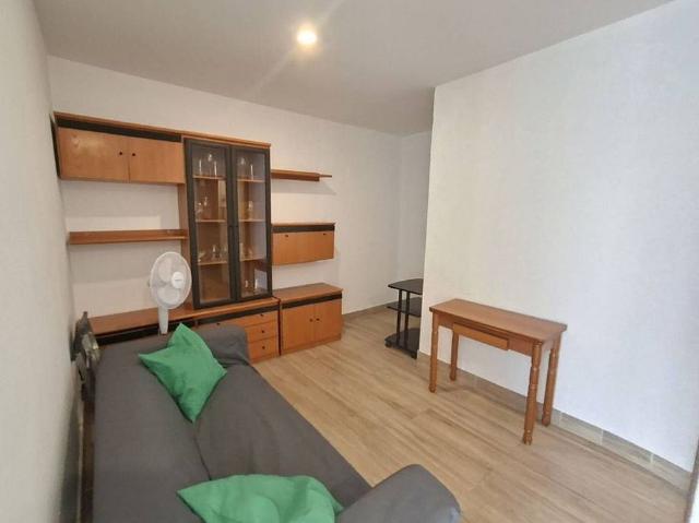 Piso en alquiler en calle Del Comte D'urgell, Barcelona, de 35 m² 1 habitación por 810