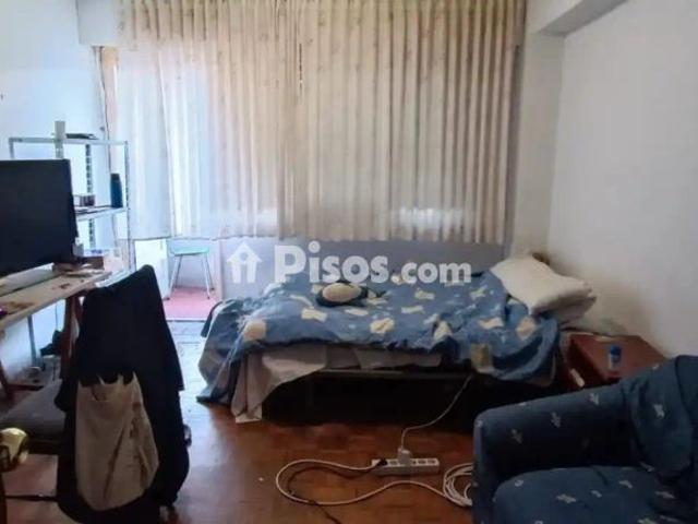 Piso en alquiler en Calle del Conde de Torrecedeira, cerca de Calle de Santa Marta