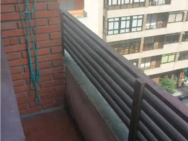 Piso en alquiler en Calle del Conde de Torrecedeira, cerca de Bajada a la Calle Conde de Torrecedeira