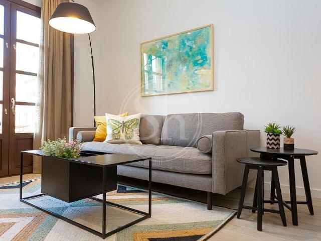 Piso en alquiler en calle Del Consell de Cent, Barcelona, de 40 m² 1 habitación por 1.700