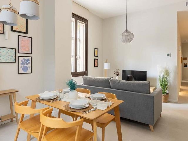 Piso en alquiler en calle Del Consell de Cent, Barcelona, de 55 m² 2 habitaciones por 2.703