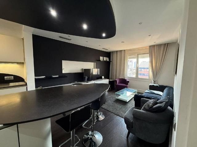 Piso en alquiler en calle Del Consell de Cent, Barcelona, de 68 m² 2 habitaciones por 2.600