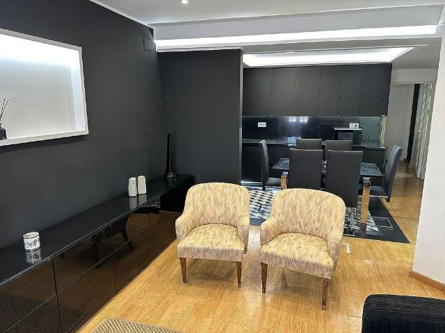 Piso en alquiler en calle Del Consell de Cent, Barcelona, de 60 m² 3 habitaciones por 2.400 €