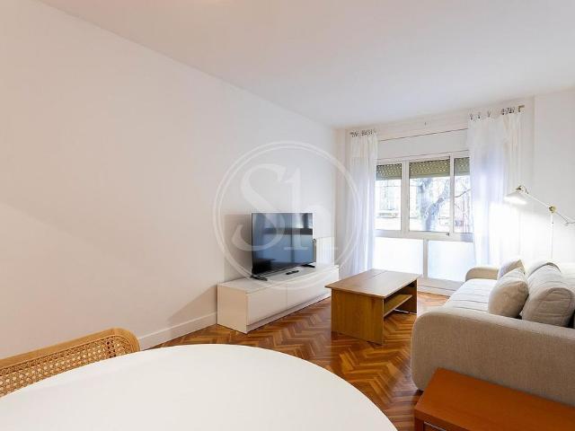 Piso en alquiler en calle Del Consell de Cent, Barcelona, de 63 m² 3 habitaciones por 1.900