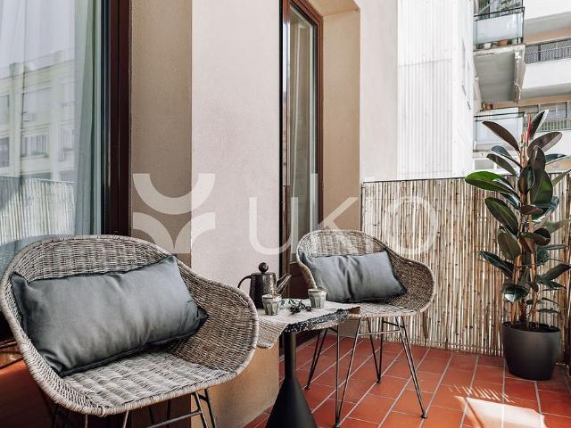 Piso en alquiler en calle Del Consell de Cent, Barcelona, de 75 m² 2 habitaciones por 2.590