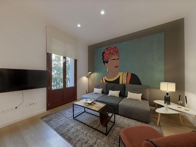 Piso en alquiler en calle Del Consell de Cent, Barcelona, de 71 m² 2 habitaciones por 2.703