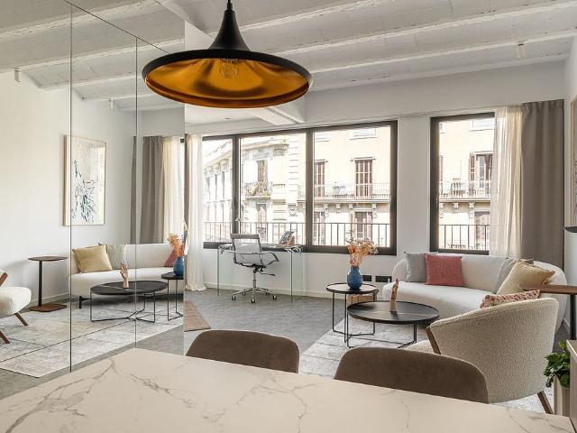 Piso en alquiler en calle Del Consell de Cent, Barcelona, de 81 m² 2 habitaciones por 3.800