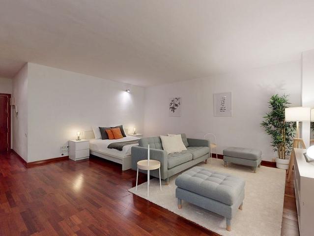 Piso en alquiler en calle Del Clos de Sant Francesc, Barcelona, de 54 m² 1 habitación por 1.200