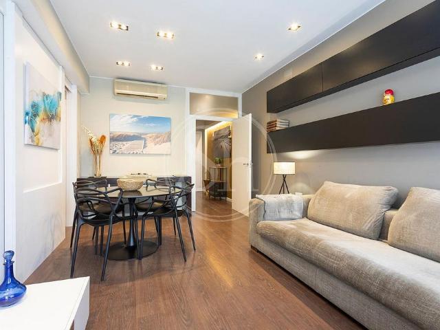 Piso en alquiler en calle Del Doctor Ferran, Barcelona, de 90 m² 3 habitaciones por 2.195