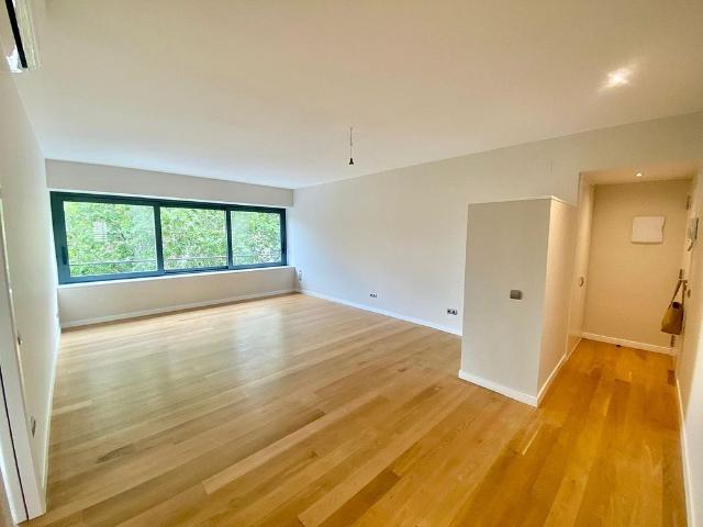 Piso en alquiler en calle Del Doctor Roux, Barcelona, de 67 m² 2 habitaciones por 2.215