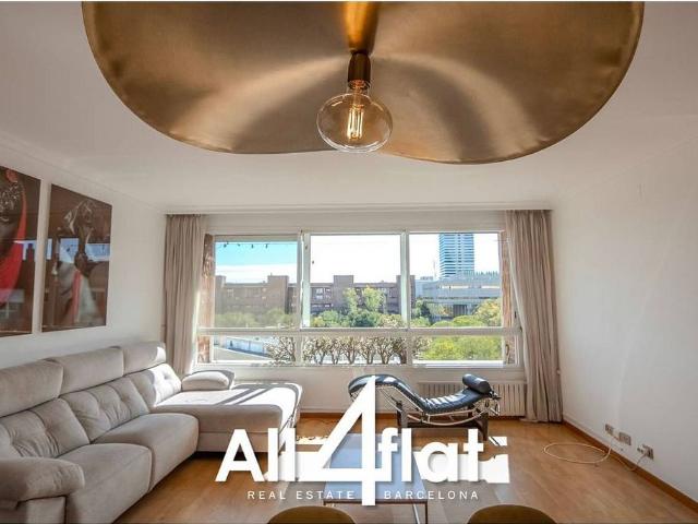 Piso en alquiler en calle Del Doctor Trueta, Barcelona, de 120 m² 4 habitaciones por 2.333