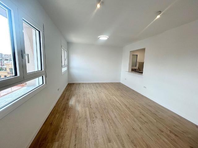 Piso en alquiler en calle Del Gasòmetre, Tarragona, de 80 m² 2 habitaciones por 800