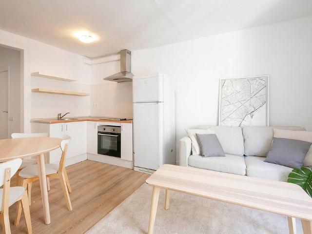 Piso en alquiler en calle Del Marquès de Barberà, Barcelona, de 32 m² 1 habitación por 844