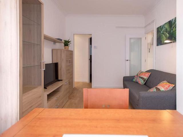Piso en alquiler en calle Del Marquès de Sentmenat, Barcelona, de 80 m² 4 habitaciones por 2.200