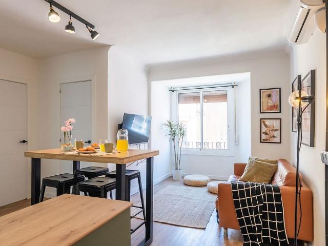 Piso en alquiler en calle Del Montseny, Hospitalet de Llobregat, L´, de 68 m² 4 habitaciones por 1.900