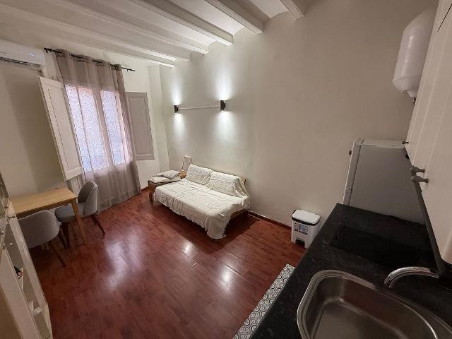 Piso en alquiler en calle Del Nou, Barcelona, de 41 m² 1 habitación por 912