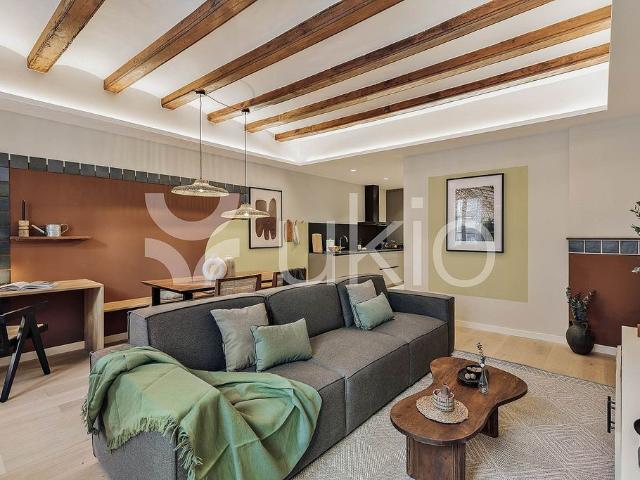 Piso en alquiler en calle Del Nou, Barcelona, de 97 m² 2 habitaciones por 2.185
