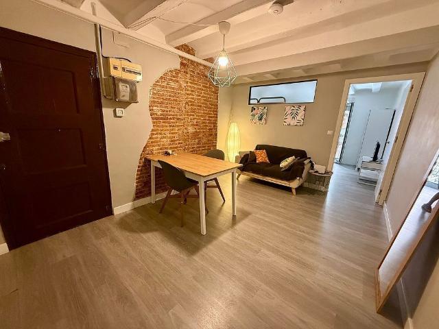 Piso en alquiler en calle Del Peu de la Creu, Barcelona, de 60 m² 2 habitaciones por 1.250