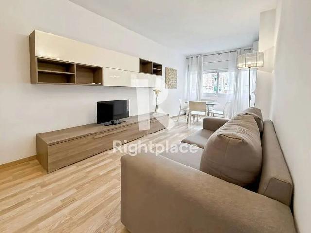 Piso en alquiler en calle Del Poeta Cabanyes, Barcelona, de 63 m² 2 habitaciones por 1.057