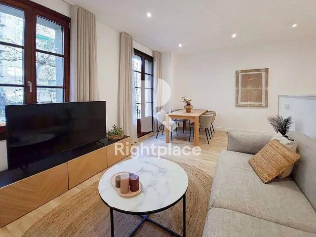 Piso en alquiler en calle Del Rosselló, Barcelona, de 87 m² 3 habitaciones por 2.450