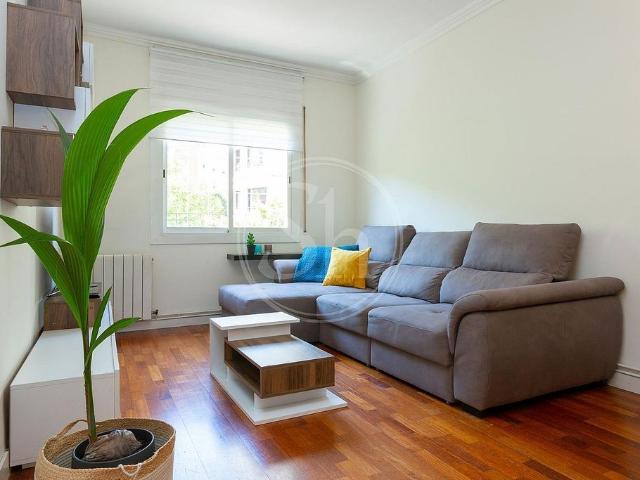 Piso en alquiler en calle Del Rosselló, Barcelona, de 97 m² 3 habitaciones por 1.795