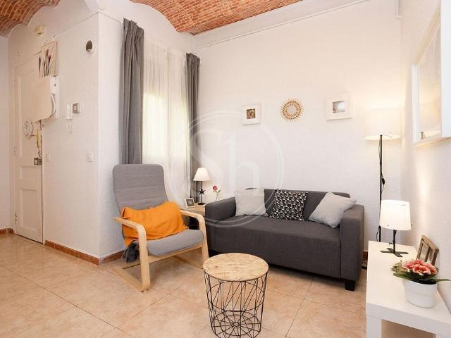 Piso en alquiler en calle Del Rosselló, Hospitalet de Llobregat, L´, de 42 m² 1 habitación por 1.150