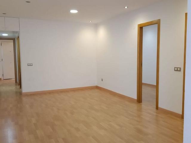 Piso en alquiler en calle Dels Cortada, Barcelona, de 95 m² 3 habitaciones por 1.350